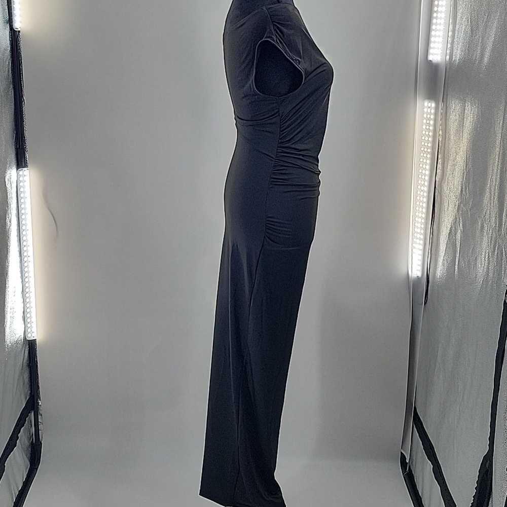 Elegant Black Off-Shoulder Dress - Picture 14 of 16
